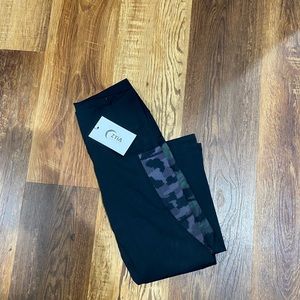 NWT Zyia leggings